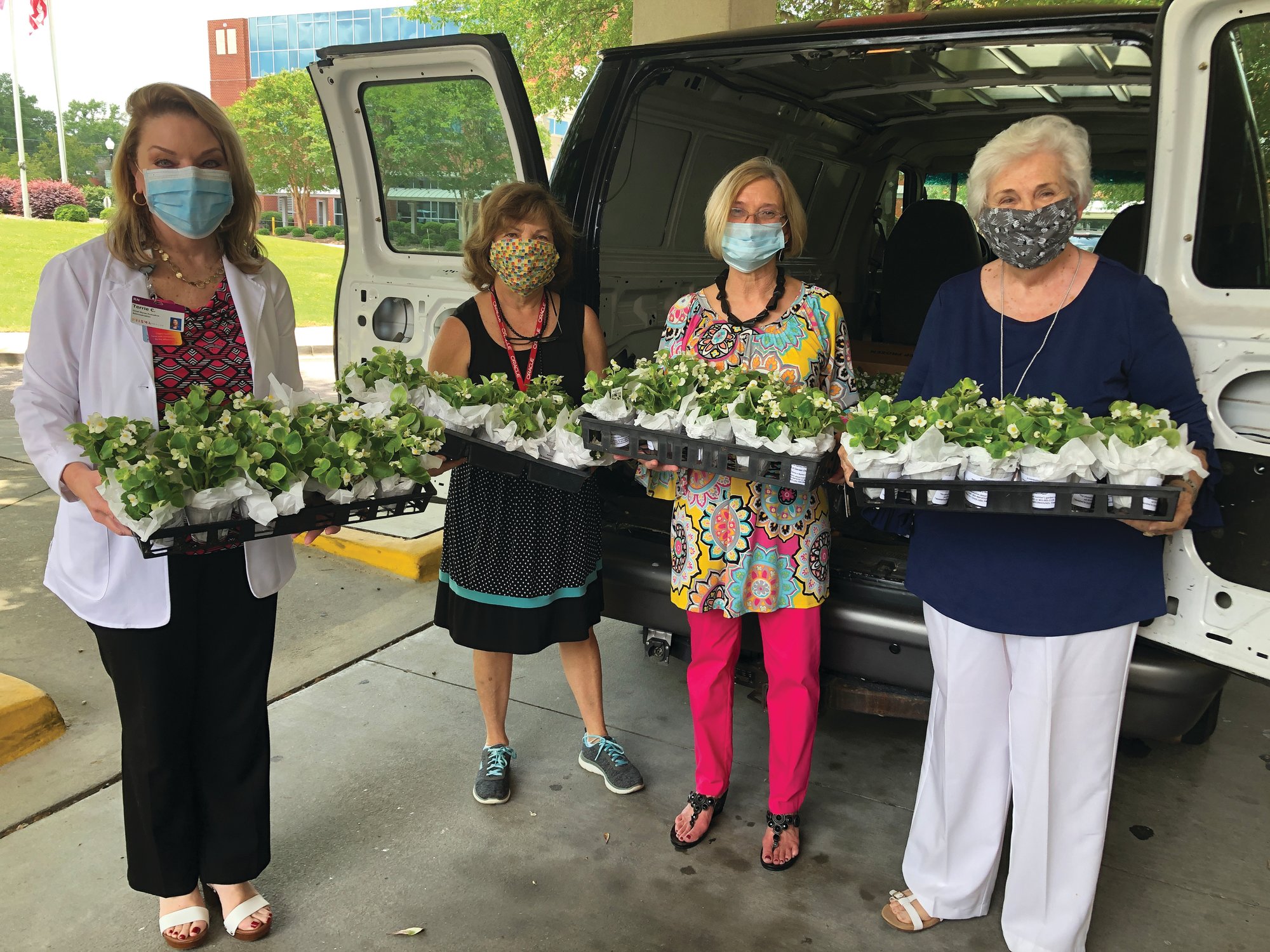 Sumter garden clubs deliver 550 begonias to Tuomey nurses | The Sumter Item